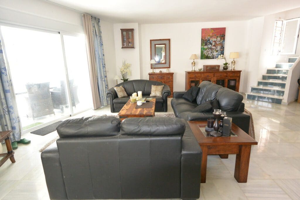 4 Bedroom Middle Floor Apartment In The Golden Mile