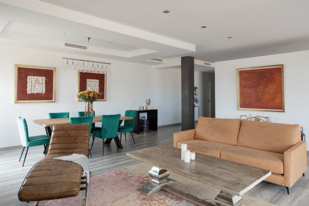 3 Bedroom Middle Floor Apartment In Málaga