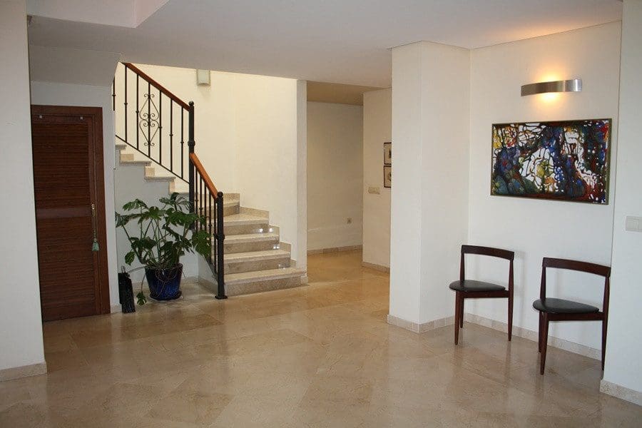 4 Bedroom Penthouse Apartment In Marbella