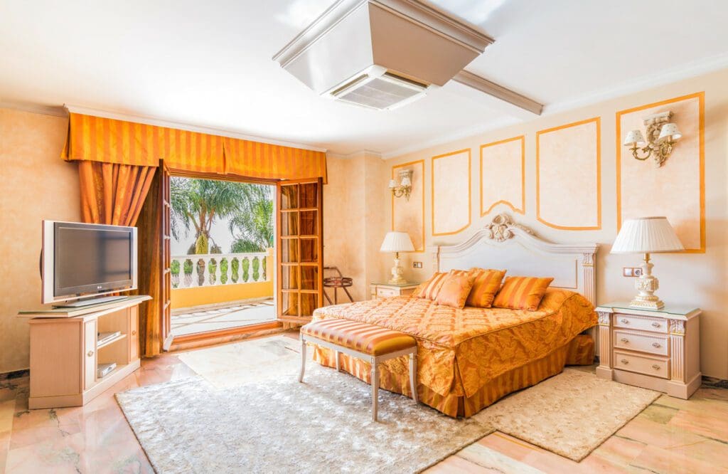7 Bedroom Detached Villa In El Padron