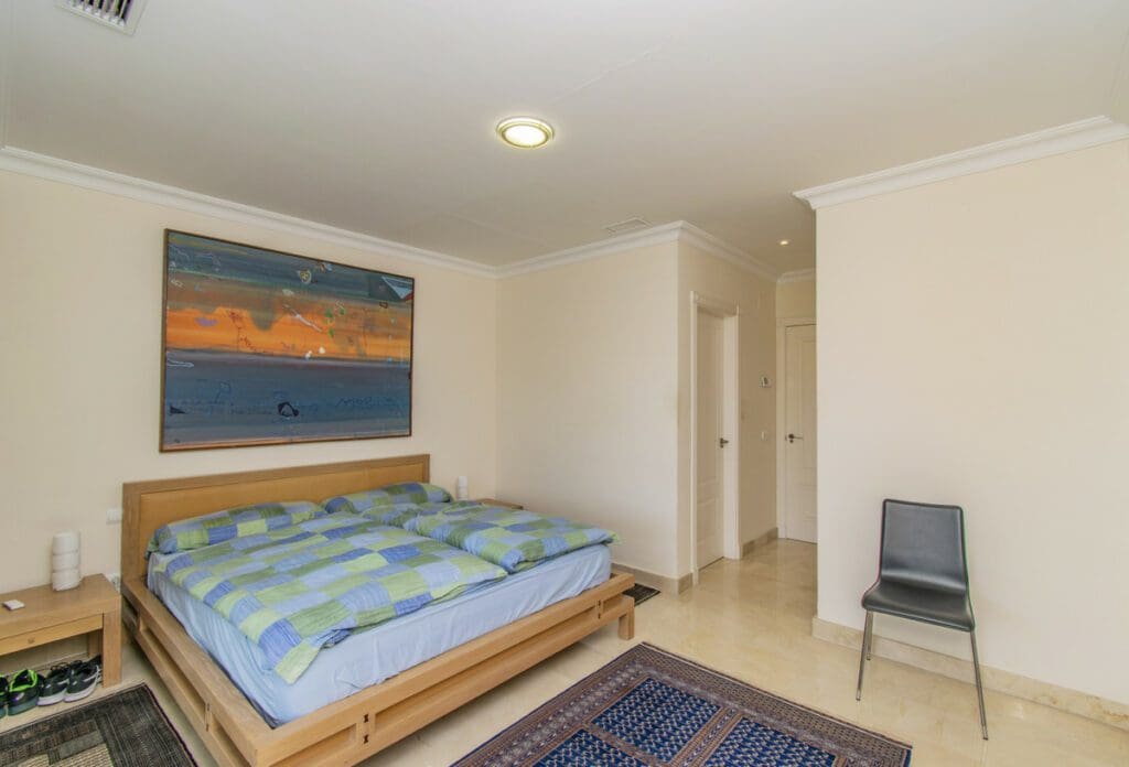 3 Bedroom Middle Floor Apartment In Nueva Andalucía