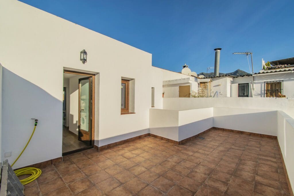 6 Bedroom Terraced Townhouse In Marbella