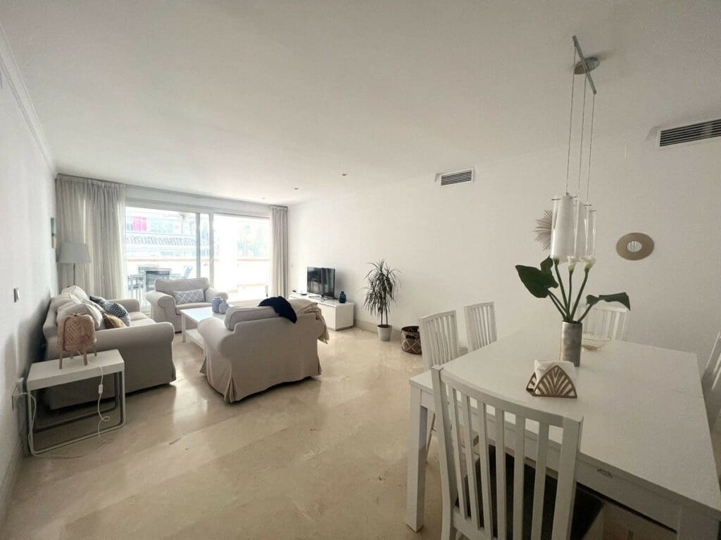 3 Bedroom Middle Floor Apartment In The Golden Mile