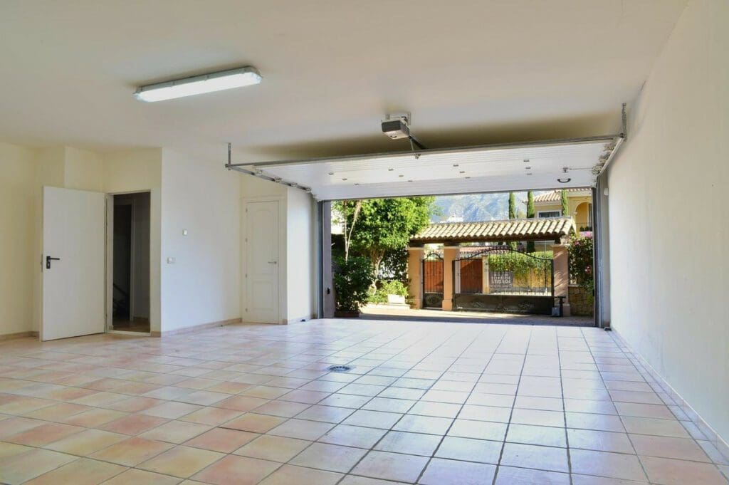 4 Bedroom Detached Villa In Nueva Andalucía