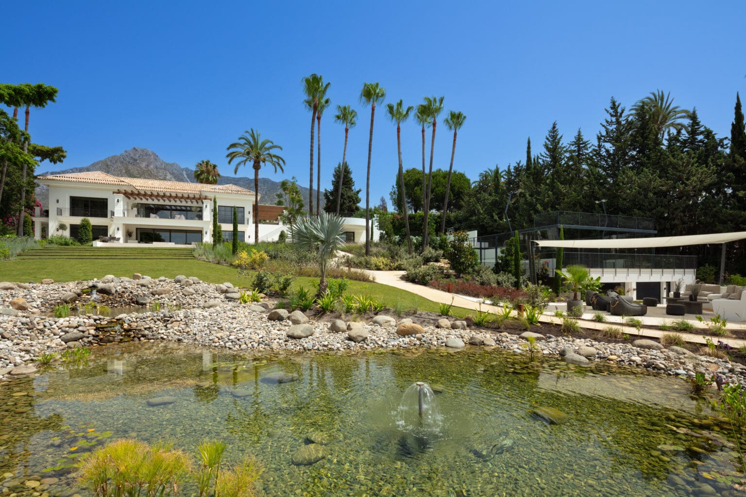 Serene Luxury: Villa Las Fuentes – Contemporary Elegance In Nagüeles, Marbella Golden Mile.